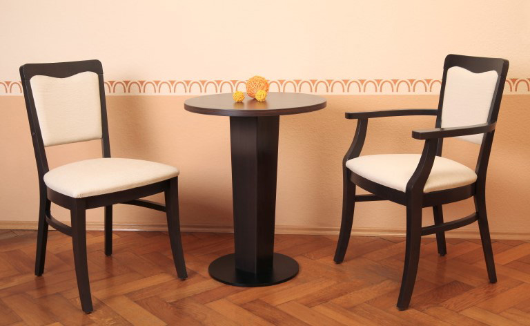 Göhler Sitzmöbel GmbH - Stühle und Tisch FREIBURG 550